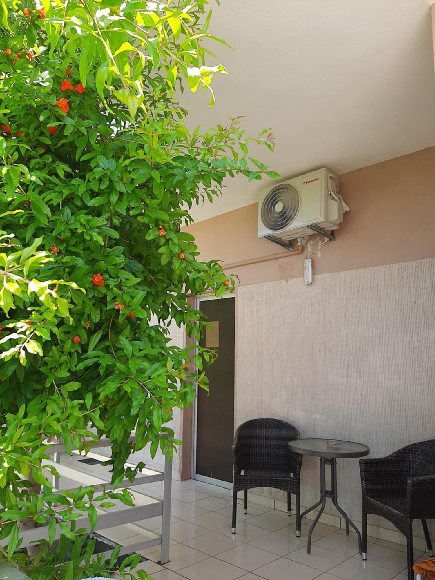 Studios Mona Άγιος Γεώργιος Εξωτερικό φωτογραφία