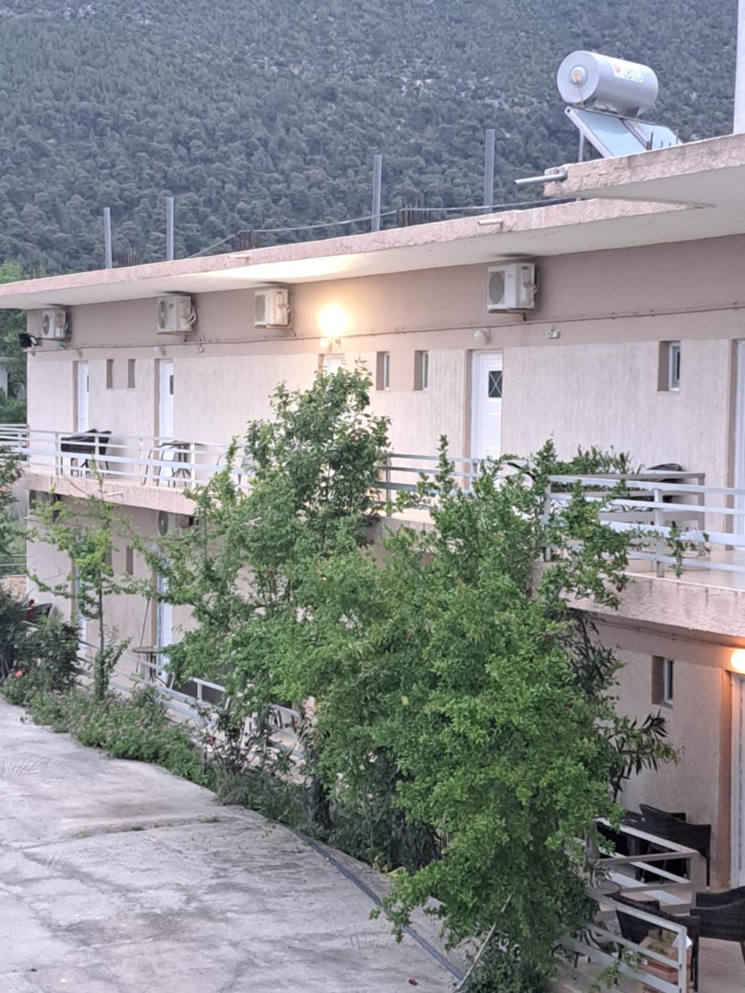 Studios Mona Άγιος Γεώργιος Εξωτερικό φωτογραφία
